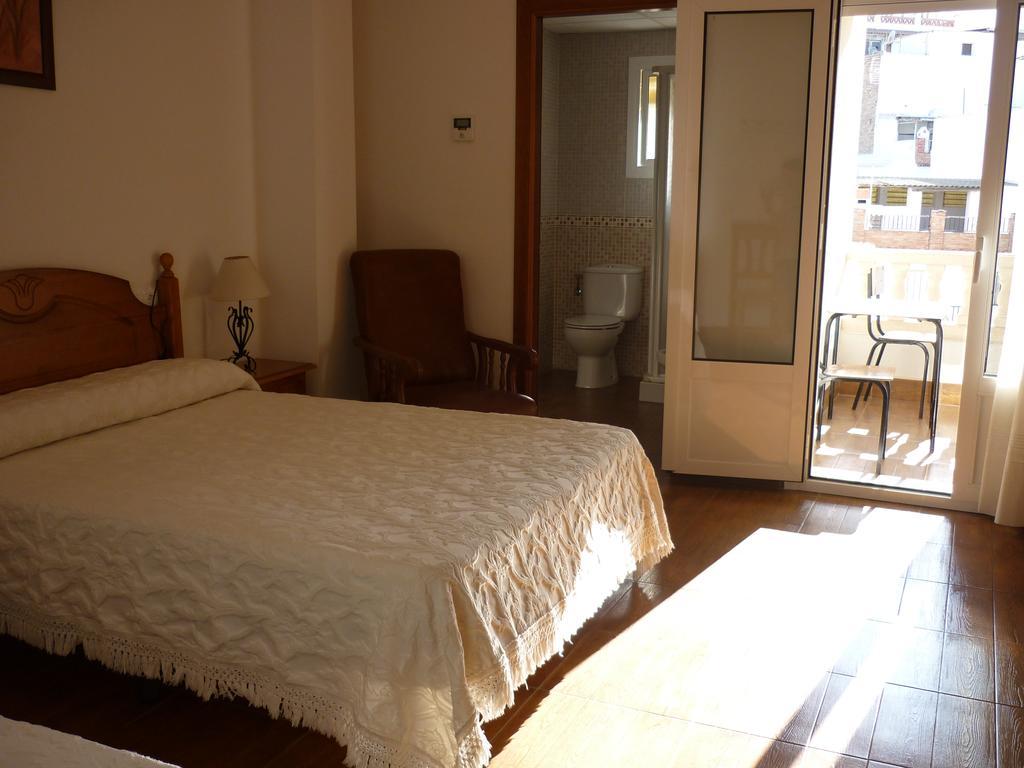 Hotel Las Flores Tolox Room photo