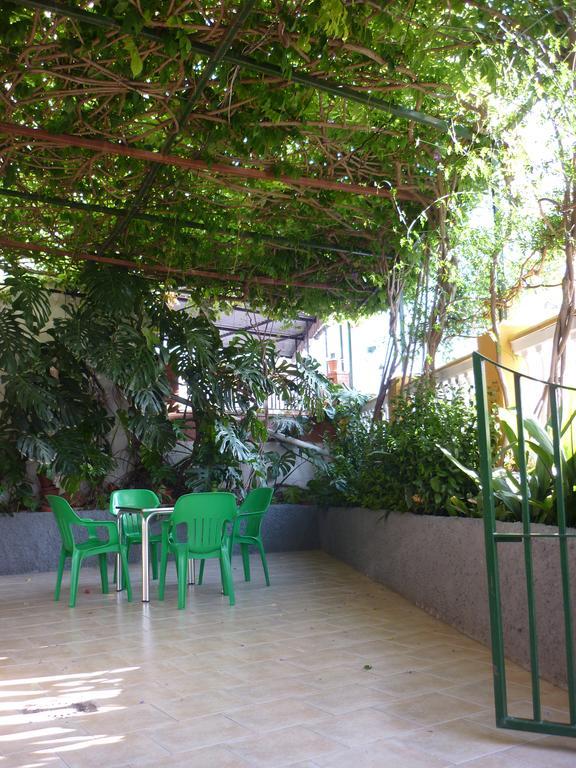 Hotel Las Flores Tolox Exterior photo