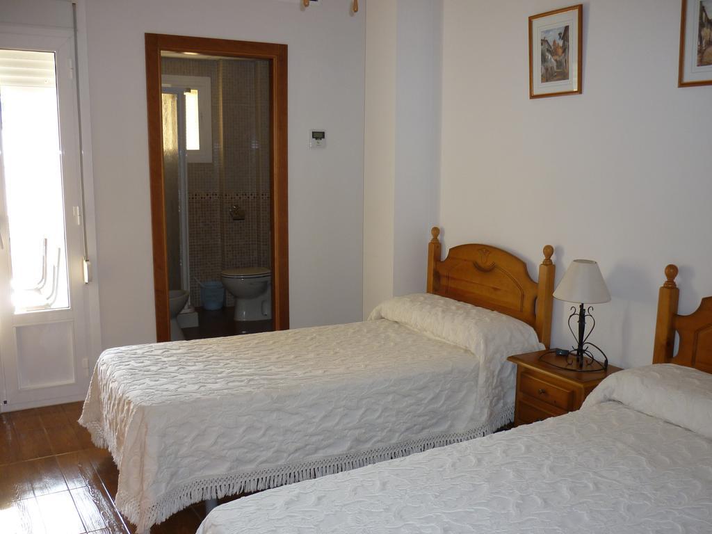Hotel Las Flores Tolox Room photo